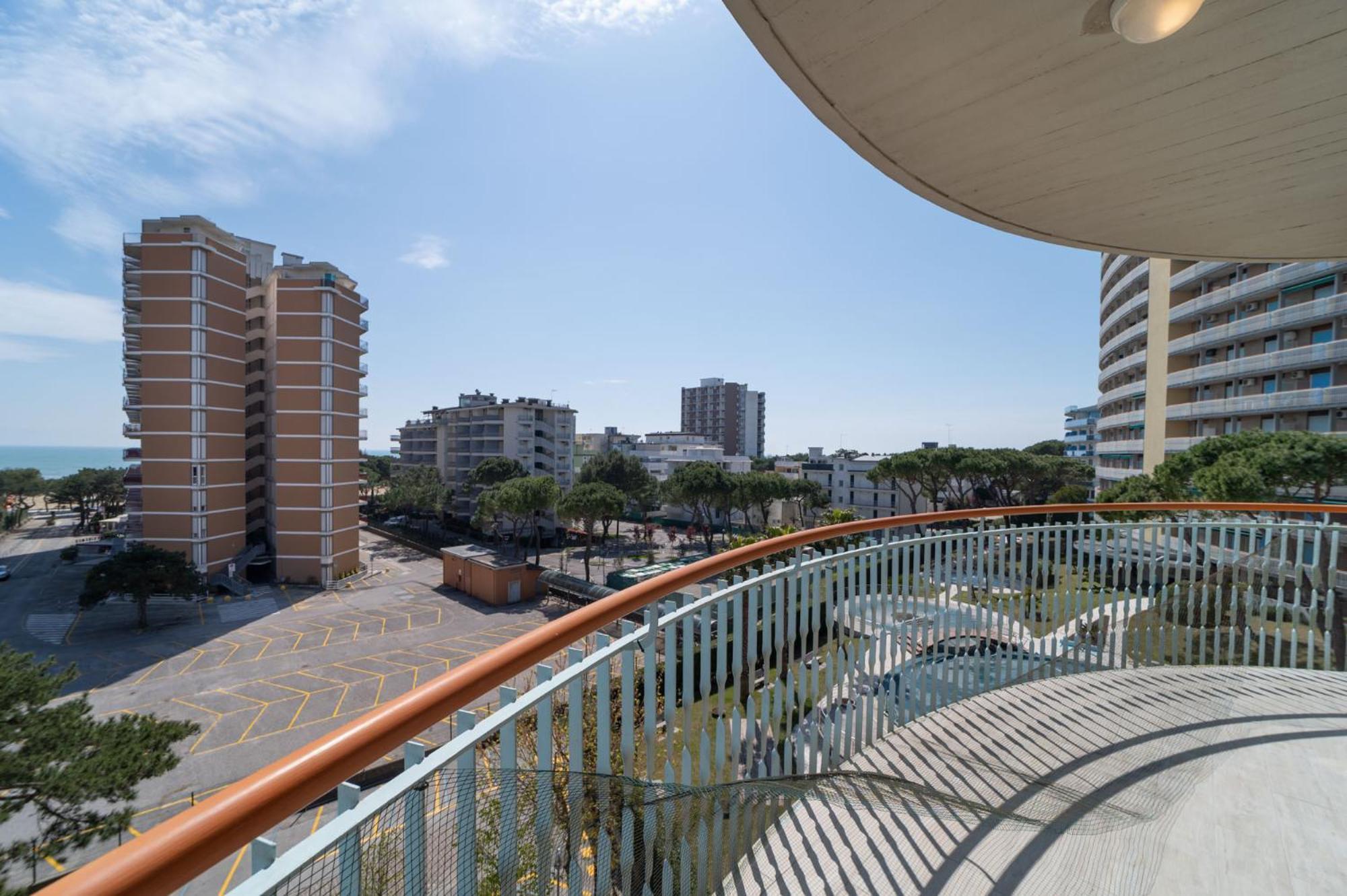 Residenza Puerto Do Sol Apartment Lignano Sabbiadoro Exterior photo